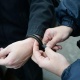 Ош шаарында бир тууган инисин өлтүрүп алганга шектелген жаран үй камагына чыкты