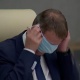 Орусияда шаар мэри байкабай көз айнектин ордуна бет капты тагынып алды