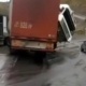 "Май төгүлгөн". Сосновкада жүк ташуучу унаа жолдун четиндеги бетон тосмосун сүзгөн