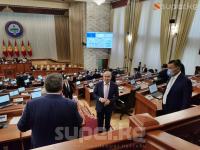 Жогорку Кеңештин депутаттары каникулдан кайтып келишти (фото)