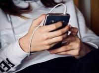 Таиландда окуучунун телефону жарылып кетип каза болду