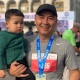 Камактагы саясатчы Равшан Жээнбеков 50 жашка толду. Аны тарапташтары куттуктоодо