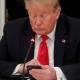 "Facebook" жана "Twitter" Трамптын аккаунттарын жаап салды