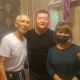 Ырчылар Сыймык Бейшекеев менен Асел Турдалиева сыркоолоп жаткан Султан Каримовдон кабар алышты