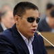 "Президент, өкмөт башчы, Саламаттыкты сактоо министри түз эфирде коронавируска каршы эмдөөдөн өтүш керек" дейт Дастан Бекешев