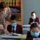 Мектептердеги COVID-19 илдети аныкталган окуучулар окуган класс онлайн окууга жөнөтүлөт