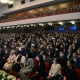 Ант берүү аземи. Садыр Жапаровдун жубайы, балдары, жакын туугандары залдын алдыңкы катарынан орун алышкан (фото)