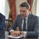 "Жаратылыш газынын баасын төмөндөтүү мүмкүнчүлүктөрү талкууланды". Артём Новиков "Газпром" компаниясынын өкүлү менен жолукту