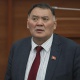 Депутат Камчыбек Жолдошбаевдин сөгүнгөн видеосу. Эл өкүлү бара жаткан жолтандабас 2 унааны сүзүп кеткен