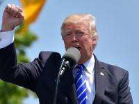 АКШнын мурдагы президенти Дональд Трамп соттон Твиттердеги баракчасын бөгөттөн чыгарууну талап кылды