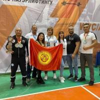 Пауэрлифтинг боюнча кыргыз балбандары Орусияда өткөн мелдеште 11 алтын жеңип алышты
