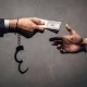 УКМК: "Мурунку саламаттыкты сактоо министринин тууганы коррупцияга шектелип кармалды"