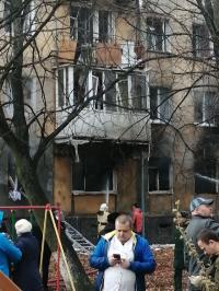 Калининградда көп кабаттуу үйлөрдүн биринде газ баллон жарылып, өрт чыкты (видео)