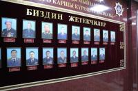 Чуу жараткан Жаныш Бакиевдин сүрөтү. Портрет алынып милиция коомчулуктан кечирим сурады