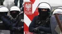 Польша-Беларусь чек арасындагы кырдаал курчуй баштады: Мигранттар таш ыргытып, коопсуздук күчтөрү көздөн жаш агызуучу газ колдонду