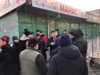 Жаңы жыл майрамына карабай. Бишкектин базарларында мурункудай эле аптасына бир ирет санитардык күн уланат