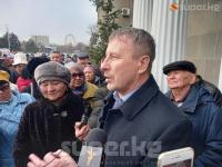 Алмазбек Атамбаевдин иши каралып жаткан соттук отурум жылдырылды