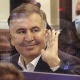 Грузиянын мурдагы президенти Михаил Саакашвили кайра абакка кайтаарын уккандан кийин эс-учун жоготту