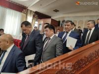 Жогорку Кеңештин 7-чакырылышынын депутаттары чогулууда (фото)