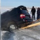 Казакстанда муз жарылып, Toyota Land Cruiser жол тандабасы сууга чөгүп кетти (видео)