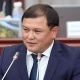 Депутат Дастан Жумабеков Улукбек Мариповго: "Сыртта сиздин дарегиңизге сын-пикир айткандар митинг өткөрүп жатышат, эртең ошолорду кабыл алып койбойсузбу"