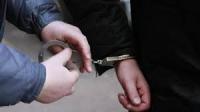 "Дордой" базарында контейнерден 20 миң доллар жана телефон уурдагандар кармалды