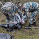 Азербайжан Карабахтагы согушта каза болгон 106 адамдын сөөгүн Арменияга өткөрүп берди