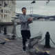 "Тартуу иштери бүткөнчө көгүчкөндөрдү атайын учуруп, кайра жем чачып турдук". Нияз Абдыразаковдун Түркияда тартылган клибинин баяны