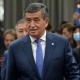 "Сооронбай Жээнбеков коомчулуктун коюп жаткан талаптарынан алыс болуп, өз дүйнөсү менен жашаганынан улам элдин кыжырына тийип, туура эмес чечимдерди кабыл алган" дейт Садыр Жапаров