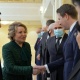 "Сулуу дагы". Садыр Жапаров Артём Новиковду тааныштырып жаткан видеосу көңүл чордонунда