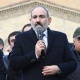 Армениянын премьер-министри Никол Пашинян митингде эл алдына чыгып кечирим сурады