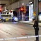 Швецияда белгисиз адам бычак менен кол салып, 8 адам жарадар болду