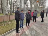 Конституция долбооруна каршы митингге активисттер чогулууда