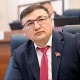 "Өкмөт башчы акимдерди таштанды чыгарбайсың" деп зекип жатат". Депутат өкмөттүк саат өткөрүүнү сунуштады