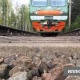 Өзбекстанда аял 3 наристеси менен кошо поезддин алдына боюн таштады