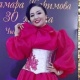 Өзүнө эле эмес, конокторго дагы жолдомолор... Белектерге чөмүлгөн, мактоолор жамгырдай жааган Самара Каримованын тоюнан репортаж