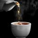 Окумуштуулар ысык чай ичүү адамды кызыл өңгөч рагына жеткире турганын аныкташты
