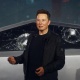 "Функция иштебей калып". Илон Маск өлүм менен коштолгон Tesla унаасынын кырсыгынан 5 миллиард долларын жоготту