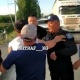 Баткенге Тажикстандын фураларын өткөрбөйбүз деген жарандарга орой мамиле жасаган милиция кызматкерине карата териштирүү башталды