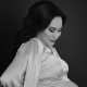 "Биз наристебизди 10 жыл күттүк" дейт уулдуу болгон телеалпаруучу, ырчы Назира Кадыева