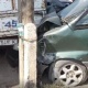 Токтоп турган 2 унааны сүзгөн. Кадамжайда жол кырсыгынан эки адам жабыркады