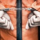 АКШда 51 жыл түрмөдө отурган адамдын жалган көрсөтмө менен камалганы аныкталды