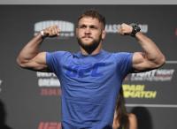 "Баарлашабыз". UFC мушкери Рафаэль Физиев Бишкекте күйөрмандары менен жолугушуу өткөрөт