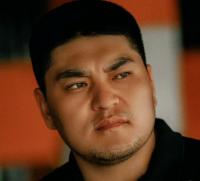 Көпчүлүгү "ырчы бол" дешип... Эмил Эсеналиев ырчы болгондо же актёрдун аткарган каверлери