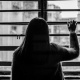 "Эркектин көзүнчө чечинүүгө мажбурлап, аялуу жерлерди кармайт". Камактагы 5 аялдын арызы