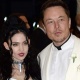 Америкалык миллиардер Илон Маск менен ырчы Граймс ажырашканы айтылды