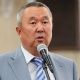 "Энергетика министрин көрө элекпиз". Депутат аймактарда электр жарыгы маал-маалы менен өчүрүлүп жатканын айтты