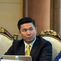 "Ордуна келген адис түшүнүп иштеп баштоосуна кем дегенде жарым жыл кетет". Толкунбек Абдыгуловдун отставкасы боюнча экономист эмне дейт