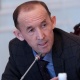 Депутат Нурбаев Абдыгуловго: "Эгерде биз сиздин отставкаңызды колдобой койсок, Улуттук банктын төрагасы болуп иштей бересизби?"