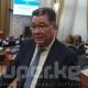 "Сөгүнбөгүлө". Үй камагына чыккан депутат Акбөкөн Таштанбеков ага коюлган айыптар боюнча жооп берди